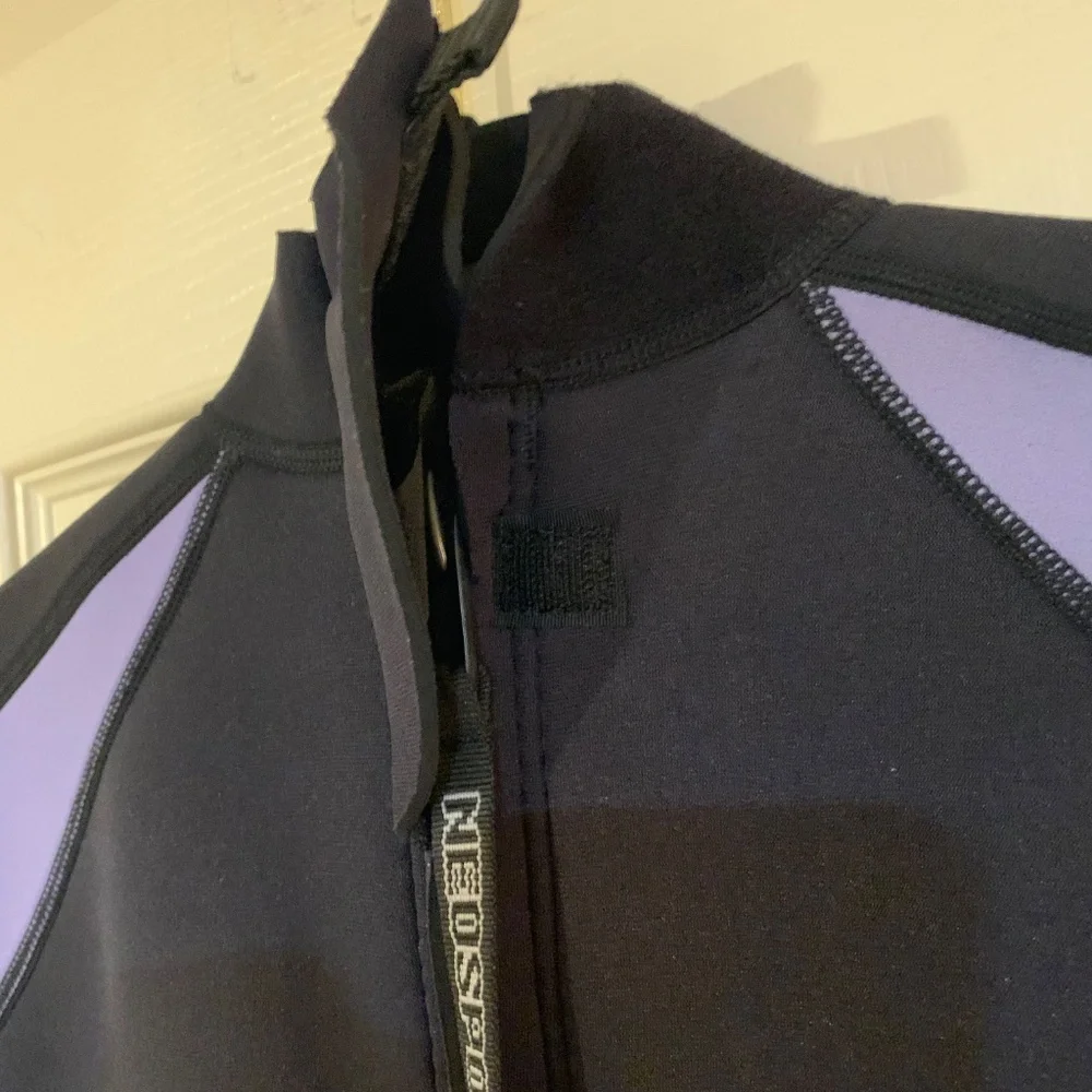 NeoSport Black/Purple Wet Suit sz 6
